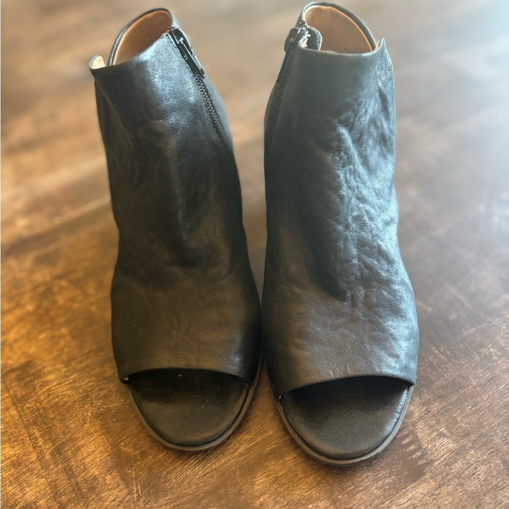 Black Leather Women's Ankle Boots